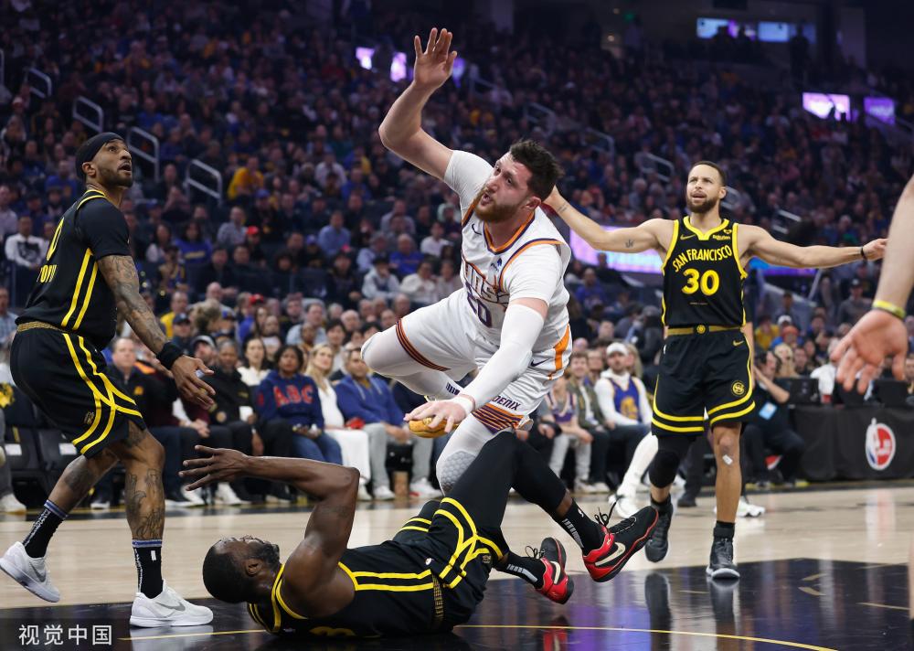 年轻球员成 年轻球员成