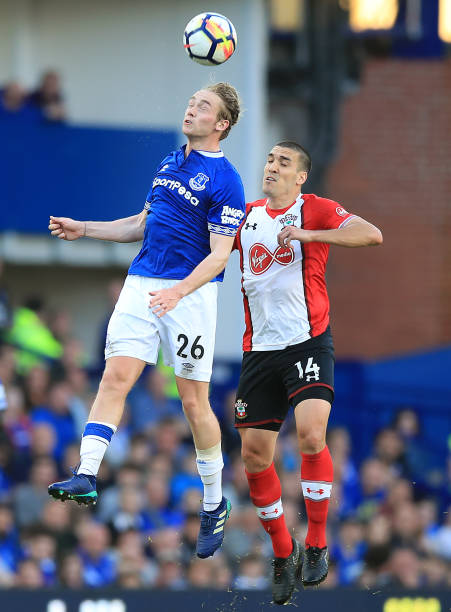 持着稳定的 持着稳定的